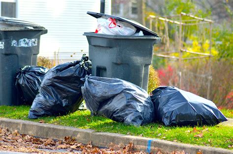 Christmas Holiday garbage, recycling, and parking reminders - WTMJ