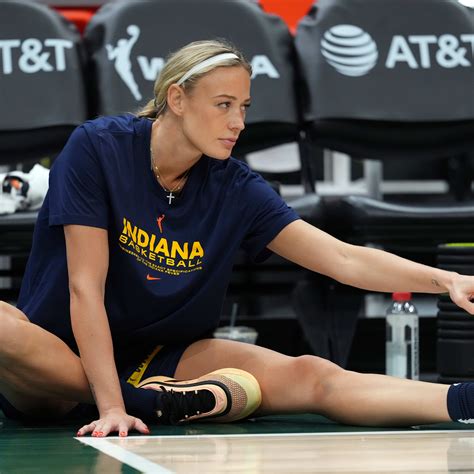 'Stunning' Ohio State Cheerleader Goes Viral For Offseason Photo - The Spun