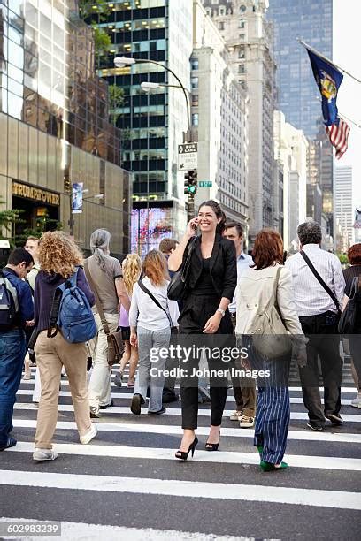 New York Business People Walking 的图像结果