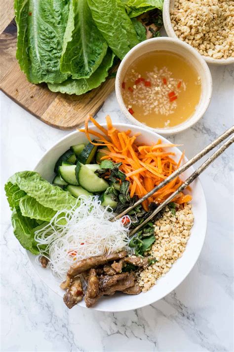 Bún Thịt Nướng (Vietnamese Grilled Pork with Vermicelli) - Smart ...