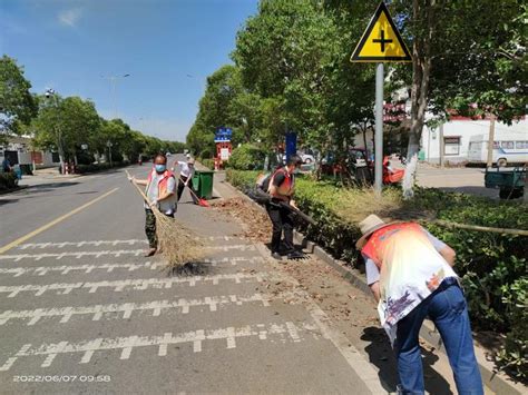 桥头镇：清除路边杂草，维护路域环境_明光市人民政府