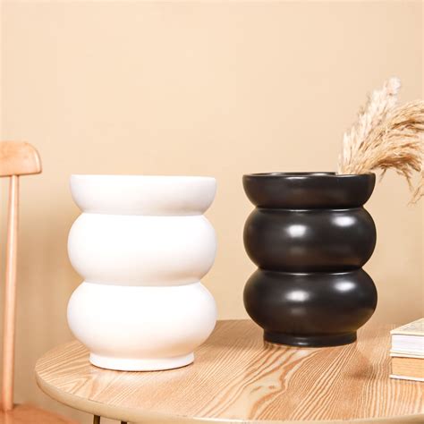 Spiral Vase Online - Premium Vase | Nestasia