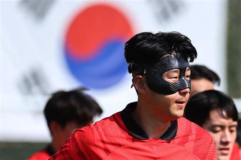 2014年当时的老幺在2022年成为了队长……在世界杯赛场上闪耀的面具斗士孙兴慜 : 文化·韩流 : 韩民族日报