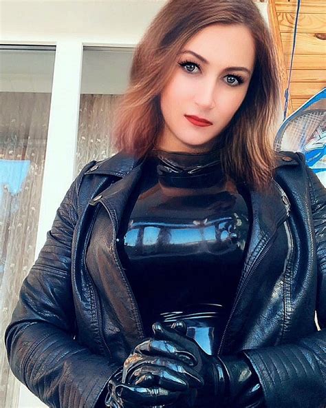 Latex Babe, Latex Wear, Latex Dress, Lamb Leather Jacket, Leather Gloves, Leather Coats, Elegant ...