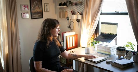Minnesota-based Madame Clairevoyant decodes the stars in daily ...