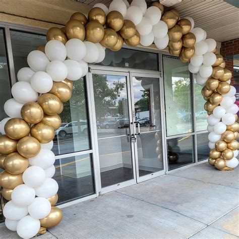 Pin by bettiebougie on Balloons | Balloon arch decorations, Balloon ...