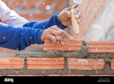 Bricklayer 的图像结果