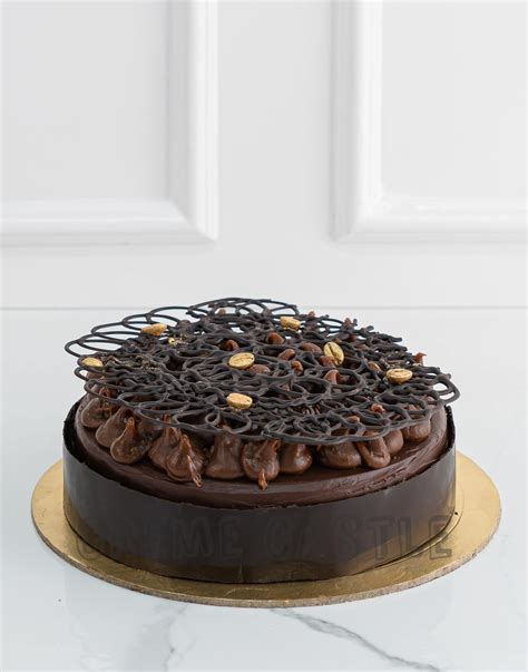 Caramel Signature Cake - Creme Castle