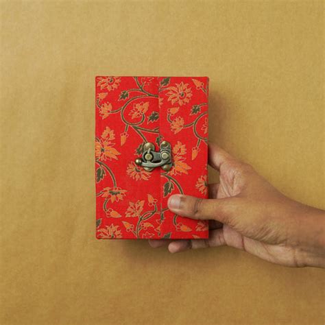 Scarlet Vine – Happynus Store