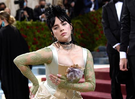 Billie Eilish Height, Age, Net Worth, Biography, Wiki & More - GrandPeoples