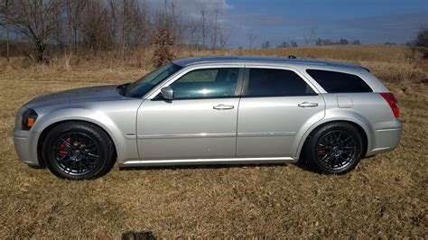 2005 Dodge Magnum R/T Wagon at Indy 2022 as J101 - Mecum Auctions