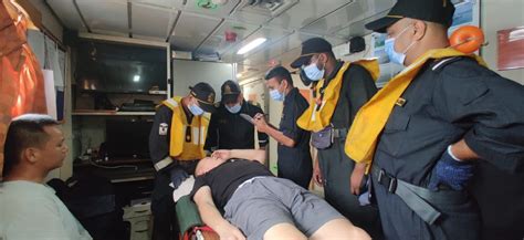 Indian Coast Guard conducts medical evacuation of Chinese crew onboard ...