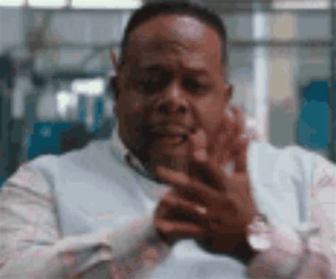 Getting Cheeks Clap 的图像结果