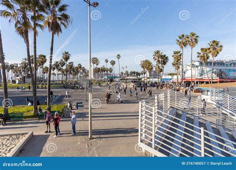 The Iconic Basketball Courts Along the Foreshore of Venice Beach ...