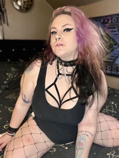 Add me on snap for 3 free nudes snap-missxlolita420 : r/slutsofsnapchat