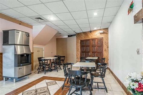 RODEWAY INN BELLOWS FALLS - Inn Reviews, Photos, Rate Comparison ...