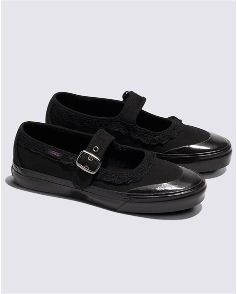 Mary Jane Halloween Shoe | Halloween shoes, Mary jane shoes, Classic ...