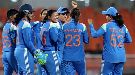 IND-W vs AUS-W: Harmanpreet Kaur, Smriti Mandhana Highlight Positives ...