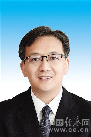 沧州新一届市委常委简历 最年轻的常委是名“80后”_腾讯新闻