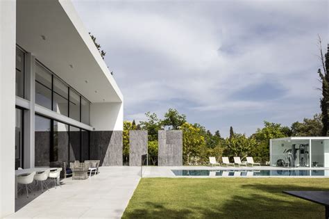 VILA F HOUSE - JEDNOSTAVNA I MINIMALISTIČKA - La Vie De Luxe