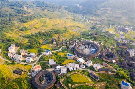 她强忍着眼泪，拆除30年前丈夫修建的老宅子，转眼一年过后…… - 宝家乡墅科技_专业建造高端品质乡村别墅_设计施工一站式服务