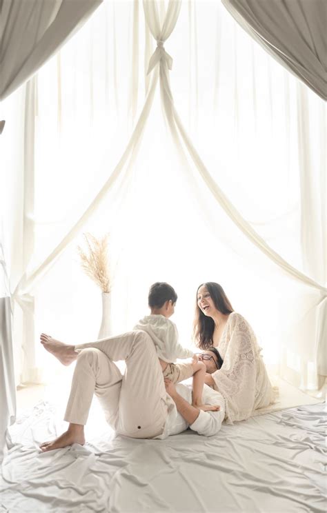 "Impresio Studio - Premier Maternity, Newborn, Pre-Birthday, Birthday ...