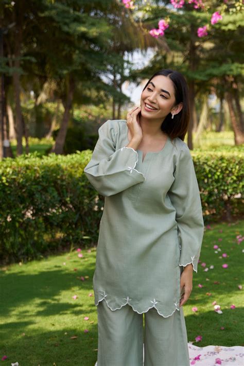 Kivah Suit Green – HOUSE OF MIRA