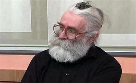 Radovan Karadzic explains why he became "Dr. Dabic" - B92