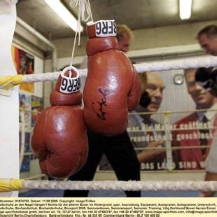 Lara defects to Germany - Eurosport