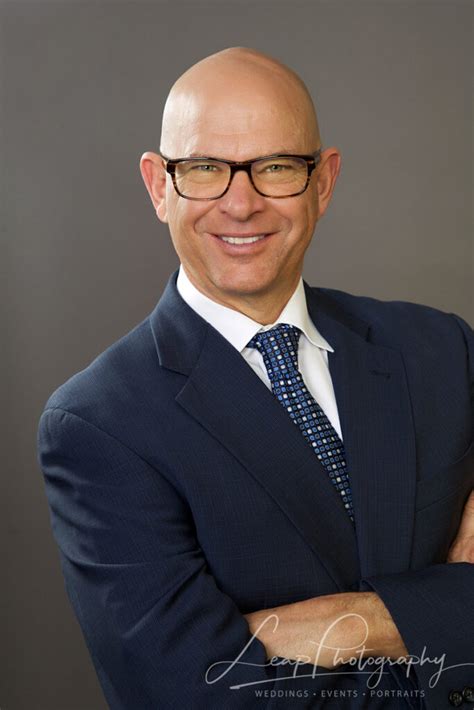 Business Man Headshot 的图像结果