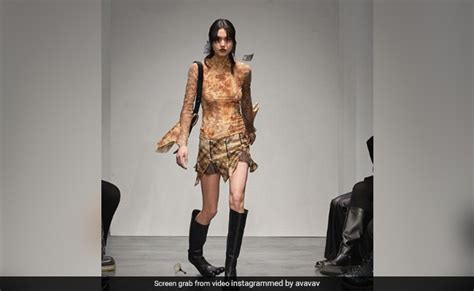 Clothes Fall Off in Kitchen 的图像结果