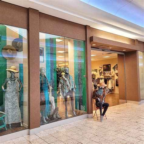 TAILORED WEST CHAPEL HILLS MALL (Colorado Springs): Ce qu'il faut ...