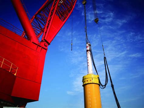 南通：6000千焦以上超大型液压打桩锤突破海上风电瓶颈-新华网