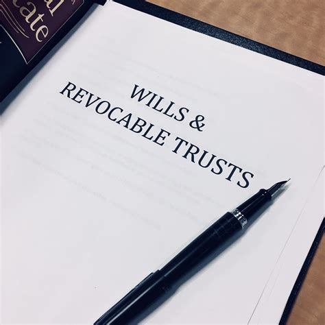 What Are Wills and Revocable Living Trusts? - A Major Difference