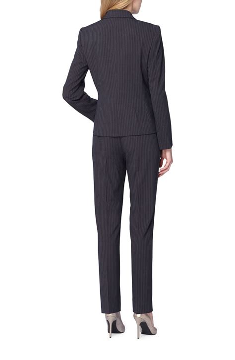 Black Cardigan Business Suit 的图像结果