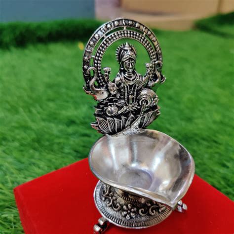 GS Antique Gajalakshmi Deepam 3.5" – Silver Giftry