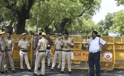 Violent protest at Raipur Municipality office: FIR against 100 BJP learders