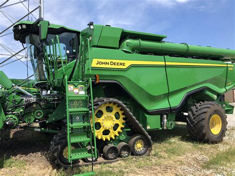 John Deere Combine Wallpapers - 4k, HD Backgrounds on WallpaperBat