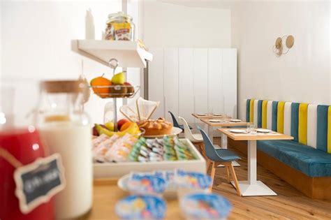 RAMO D'ORO (Naples) - Lodging Reviews, Photos, Rate Comparison ...