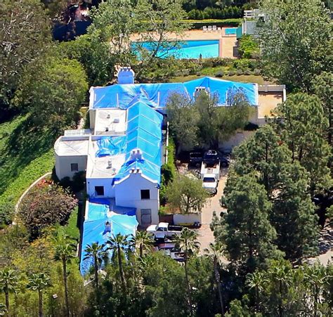 Taylor Swift begins renovations on her swanky $27m mansion in Beverly ...