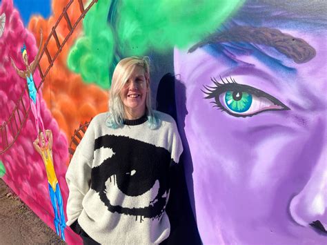 Success for Swindon graffiti artist with face blindness - BBC News