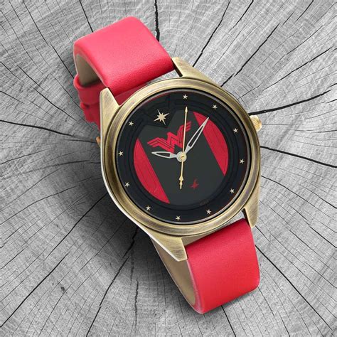 Buy Online Fastrack Wonder Woman Quartz Analog Red Dial Leather Strap ...