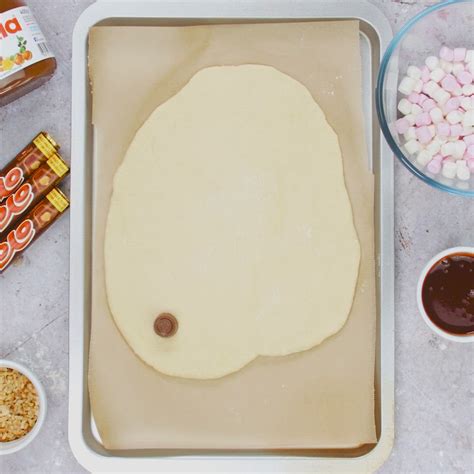 Decadent Strawberry and Nutella Dessert Pizza