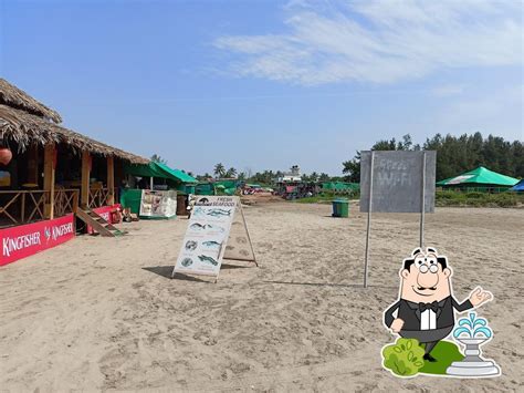 Boom Shack Lounge, Morjim - Restaurant reviews