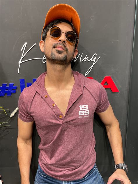 Anthra Maroon Printed Hooded T-shirt – Likera