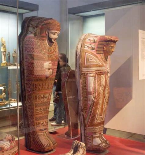 埃及考古学家新发现木乃伊 可追溯至2300多年前|埃及|木乃伊|金字塔_新浪收藏_新浪网