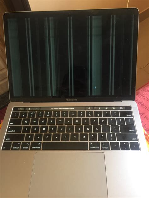 Vertical flickering line on screen - Apple Community