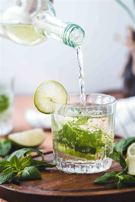 Does Gin Go Bad? - Desserts & Drinks