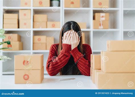 Worried Small Business Owner 的图像结果