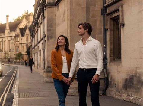 When Is The Right Time To Take Your Dating App Match Offline | Femina.in